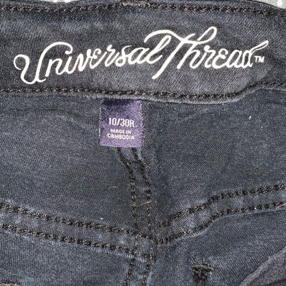 Universal Thread Black Distressed Denim Shorts Size 10 - Picture 2 of 10